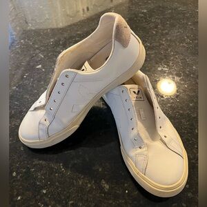 Veja Women's Sneakers Sz 7